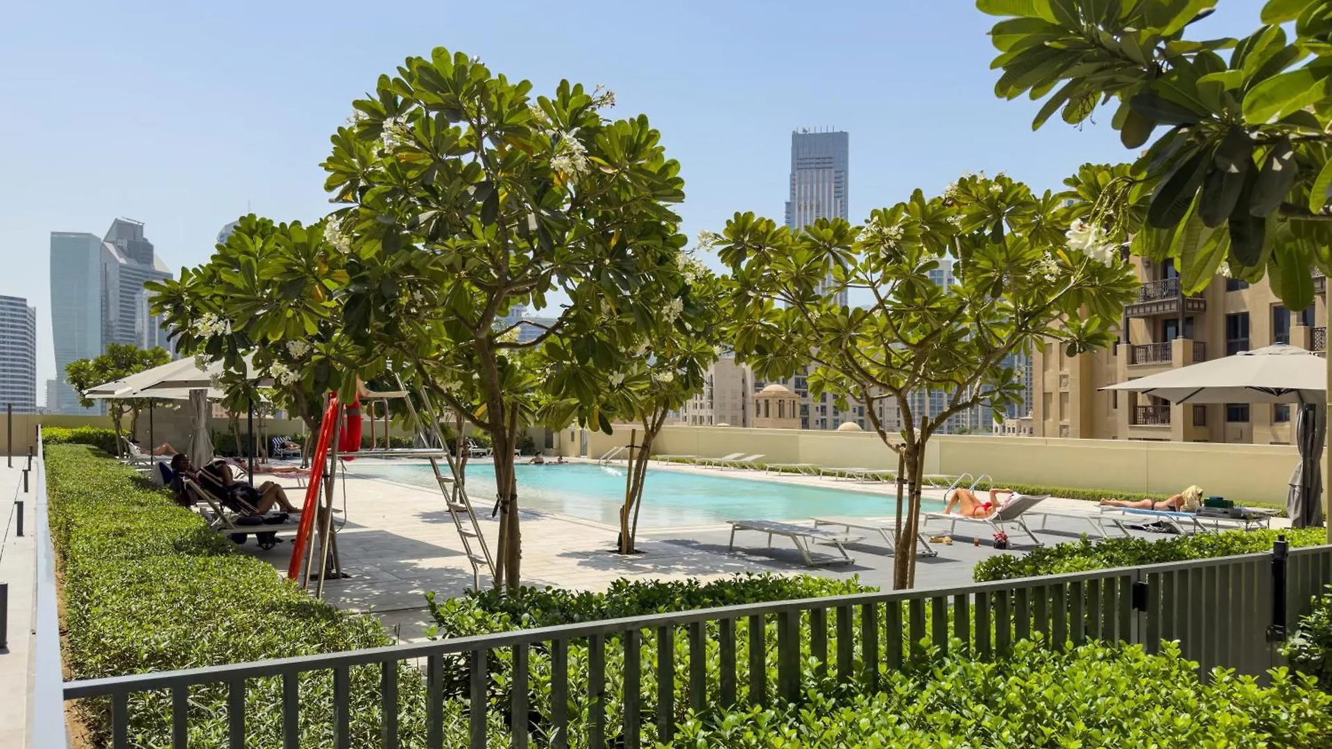 Al-Fannan At Burj Royale - Best Downtown Dubai City View - Brand New Luxury 1 Bedroom Apartment